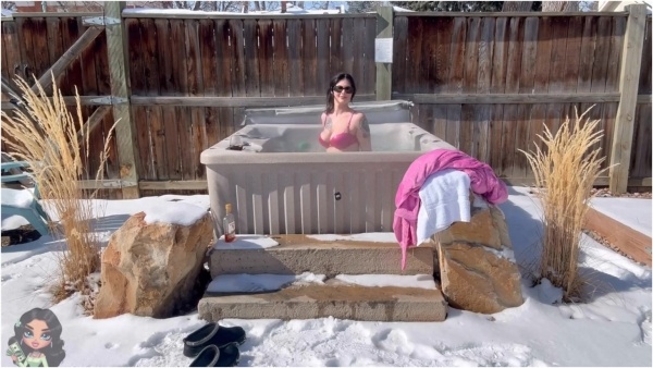 Goddess Sydnie - Hot tub sub