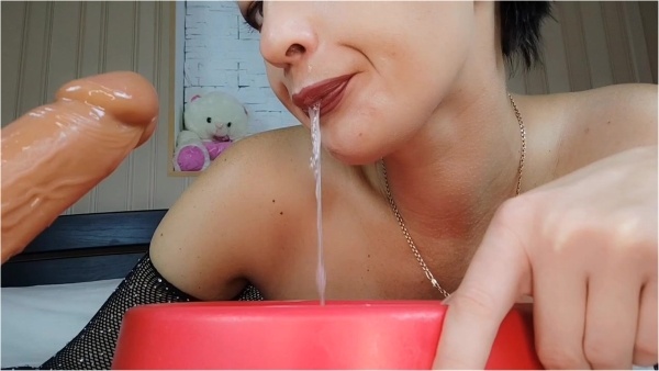 JuliaCrown - Disgust cook sex food for pet slave