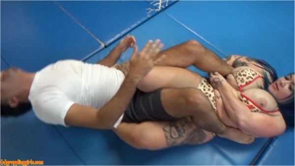 Grappling Girls In Action - Gg curvy 215