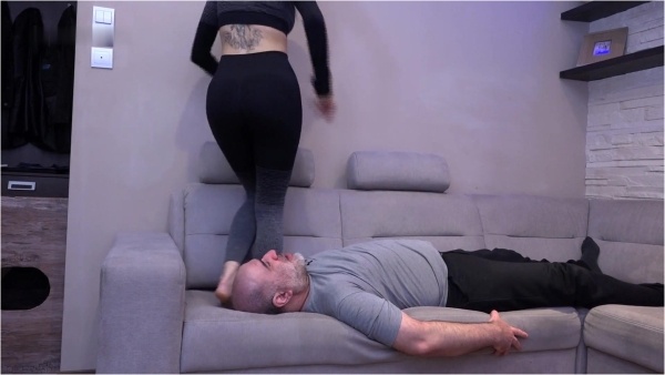 FOXY Facesitting - ROSALINA - Domina Personal Trainer - Innovative Breath Training - Facesitting And Humiliation In Sweaty Leggings GOPRO VERSION