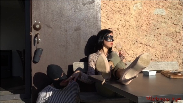 Mistress Sarah Dom - Apero Time