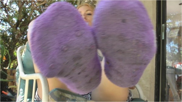 Kendall Olsen - Chilly Morning Sweater Socks