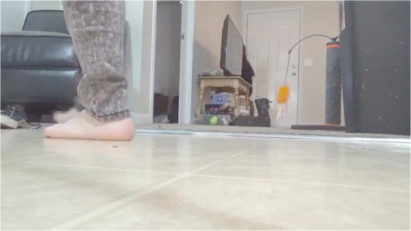 CurvyElvishGirl - Bare feet pacing- hard floors