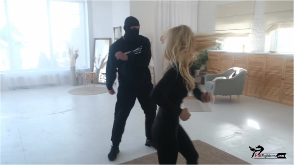 Mixfights - Michelle vs The Hero