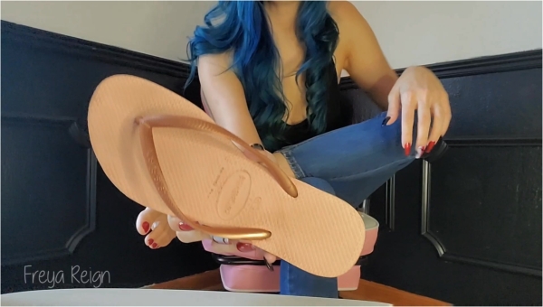 Freya Reign - Dirty Flip Flops and Begged For Feet