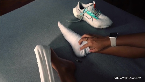 Mistress Enola Fetish - Your Biggest Fan - Giantess Enola Shrunk her favorite start and makes him smells her feet!