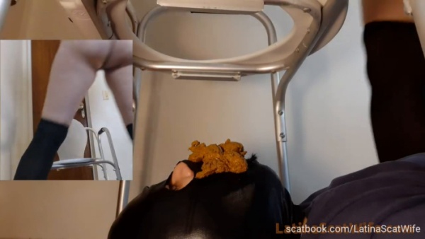LATINA SCAT WIFE - Releasing A Soft Shit