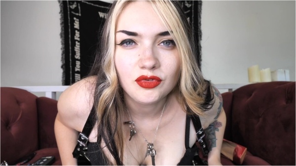 Countess Jezebeth - Nylon Sniffing Electro Chastity Sissy