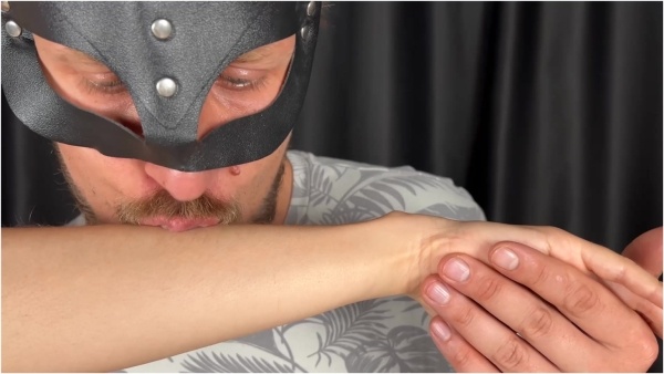 Domina Lee - Sensual Hot Kisses Of Gentle Hands Goddess