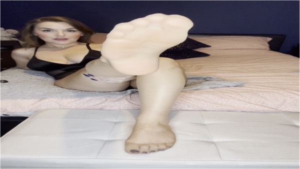 MissesDiscreets - Fucked for my nylon soles