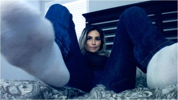 Kerri Kings Naughty Pleasures - Kerri King Rewards Daddy for Her Shopping Trip with a Dirty Sock Footjob _ Cum Countdown