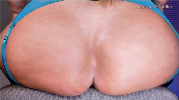 QueenAnnellea - Ass Sniffer