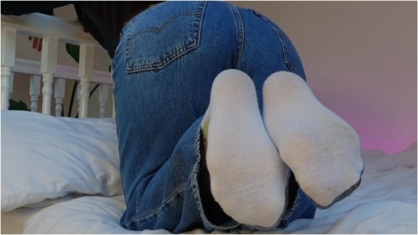 mayasexualsonly - Dusty White Sock Worship