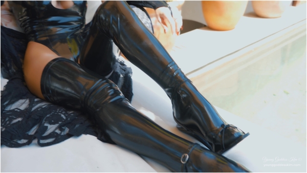 Young Goddess Kim - Training at the Temple (4K)