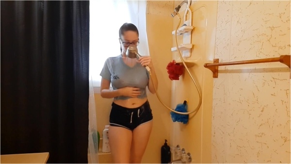 Nicole Nabors - After Workout Shower