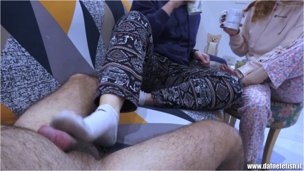 Dafnefetish Clips Store - Grace e Juiswild - footjopb in pigiama - Grace and Juiswild - footjob and pyjamas (FOOTJOBS)