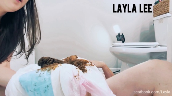 LAYLA LEE - Diaper Smash