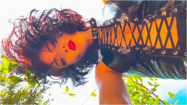 EnchantrixV - Giantess craving to trample your city