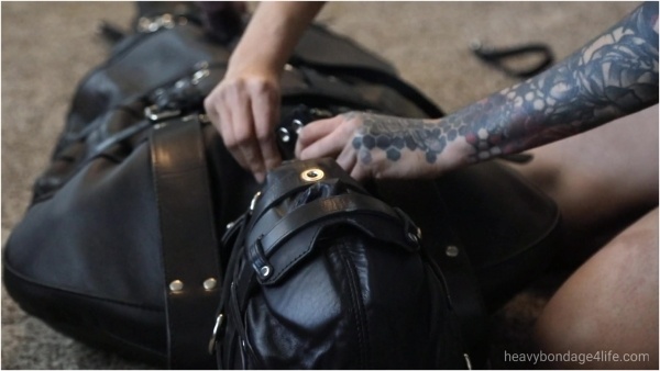 Heavybound - Body - Bag Tease And Cum