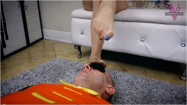 Worship Goddess Vicky and Friends - KINK OR TREAT - Spiderwoman makes Robin sniff her pantyhose