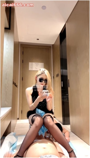 Chinese Queen Training 3297