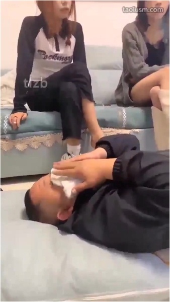 Chinese Girls Femdom humiliation 3