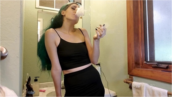 Freya Reign - PreviewParty Girl Uses You As anAshtray
