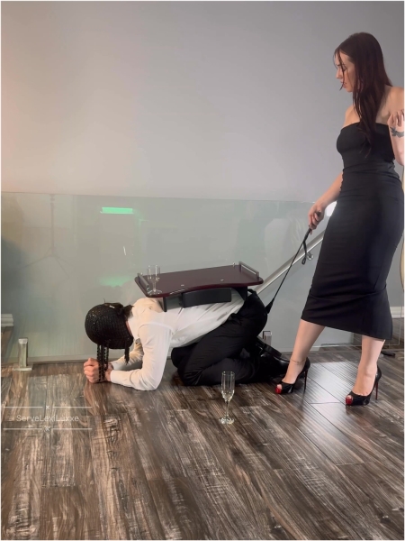 Lexi Luxxe - Slave Training - Balance