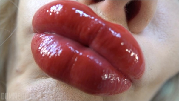 Dommelia - Goon For Mommy's Lips
