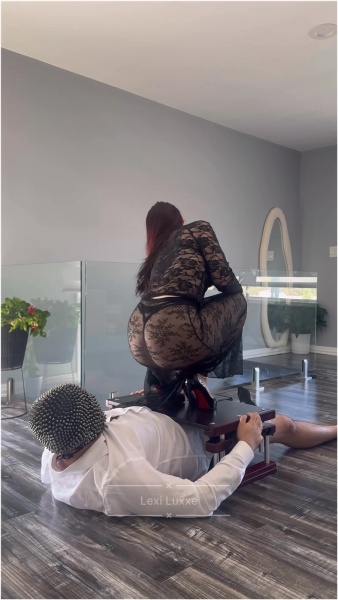 Lexi Luxxe - The Weight of My Power