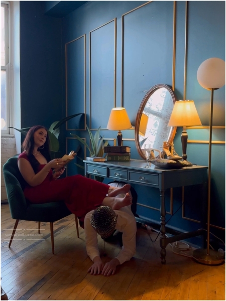 Lexi Luxxe - Silent Commands - Afternoon Reading with My Human Footstool