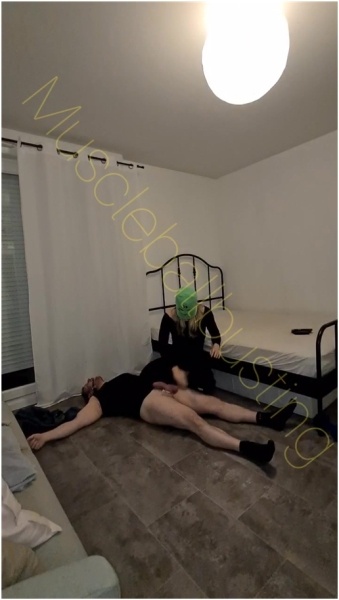 Muscle Ballbusting - Miss Xoeani Kicks My Balls Clip 1