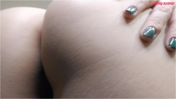 Lizzy Lambs Wonderland - Ass Sniffing Slave Reward POV