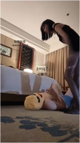 Chinese Femdom foot slave 38