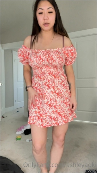 Ashley Aoki - Trying On New Clothes!