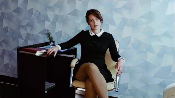 JuliaCrown - From Man to Doll Clinical Transformation