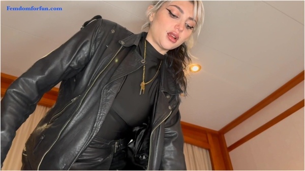 Femdom For Fun - Miss Oyuki - New Slave vs Vintage Leather Boots