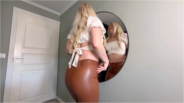 The Fart World - Unreal Introducing Miss Yozilla