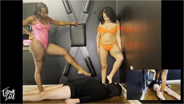 Tierra Doll - Queen Veiny Feet - Double Trample Feat Frida Love Flores