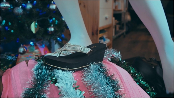 Imilia Audley - Toetallydevine - Trampled By Mrs Claus