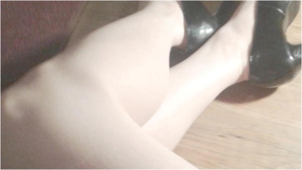 CurvyElvishGirl - AUDIO beat your cock with heels sensual