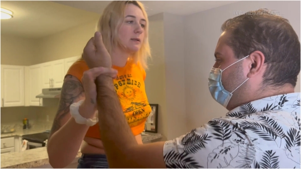 IWantBlondi - He Thought He Had A Chance