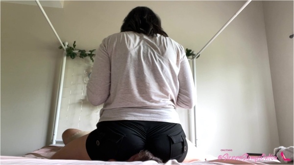 Evil Queen Sienna Stomps - Lick my SWEATY asshole after our walk