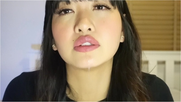 MissReinaT - Kissing and Spitting