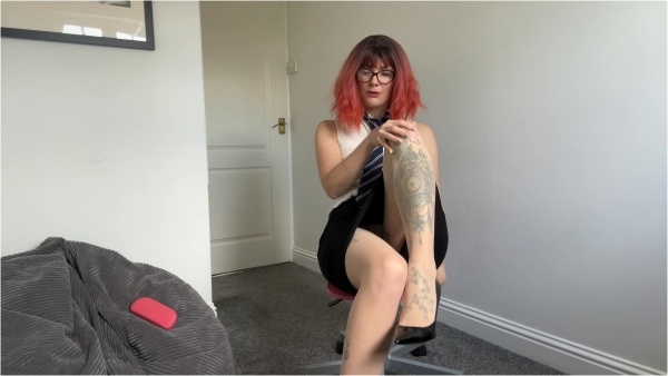 Yourhikerbabe - Employee Teases You For A Raise