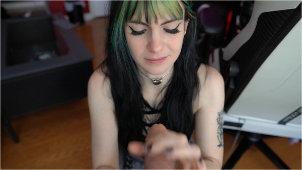 Prettyinpunk92 - The Babysitter Is Disgusted By You