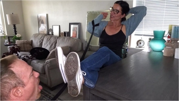 World Goddess - Lick Shht Off The Bottom Of My Sneakers Yes Its Real