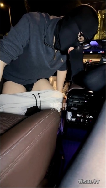 Taolusm - Crystal Bear - A Cunning, Lewd, And Shameless Woman Who Gets Horny In The Middle Of The Night While Working In A Car