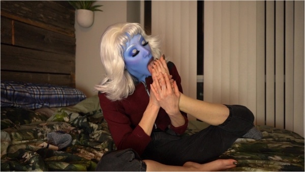 Imilia Audley - Andorian Sock Removal and Foot Worship