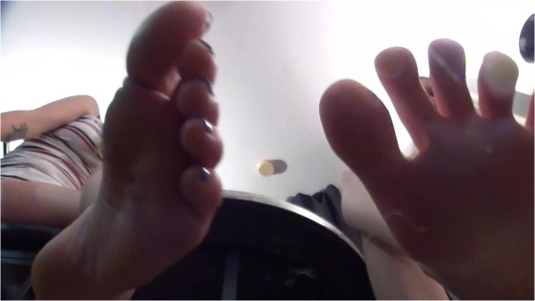 Sweet Southern Feet SSF - Makayla and Daisey - High School Perv Has Snuck In!